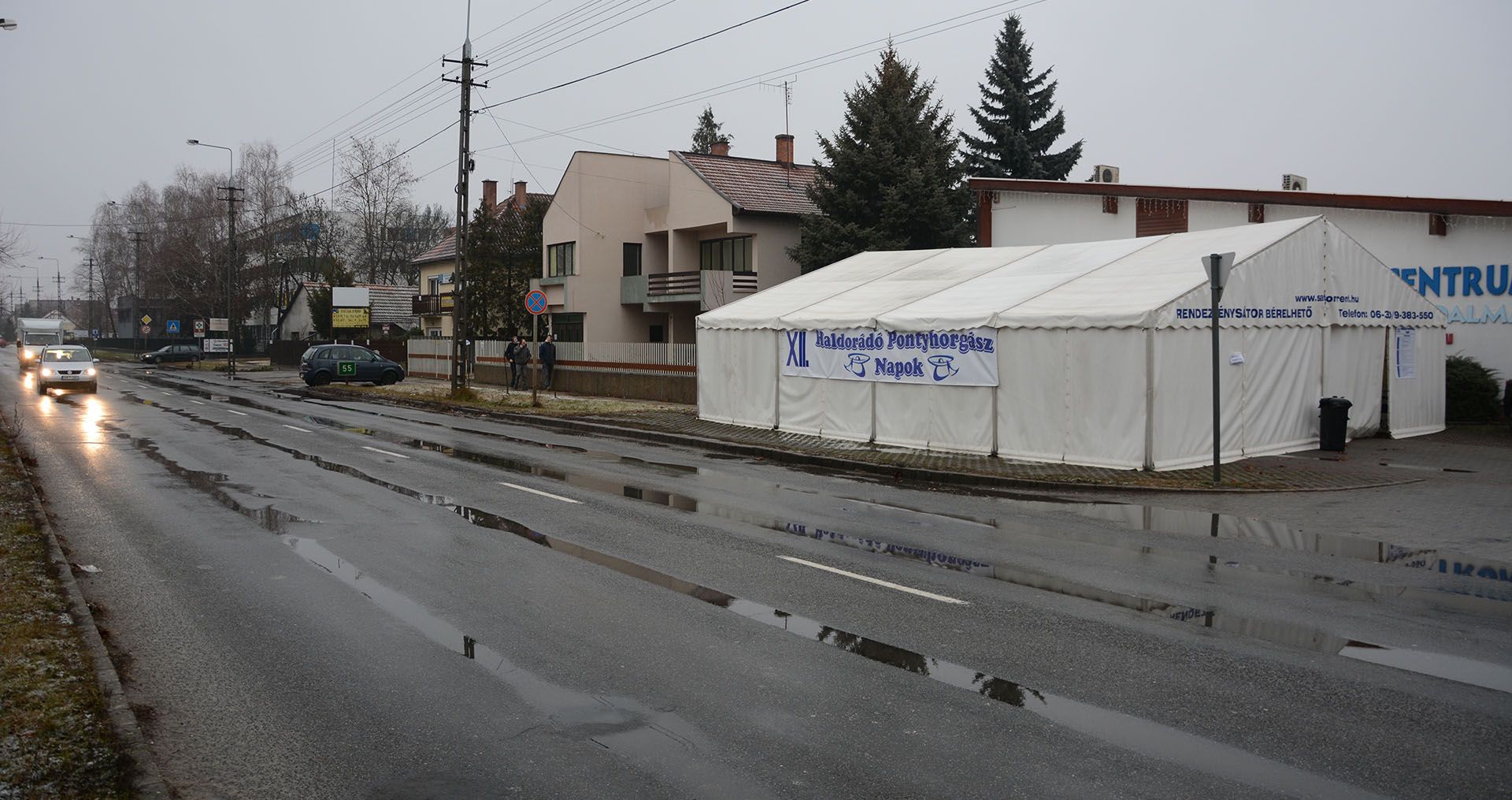 A szombat reggeli útviszonyok is kifogástalanok, az esti havas eső nyomai még láthatóak itt ott