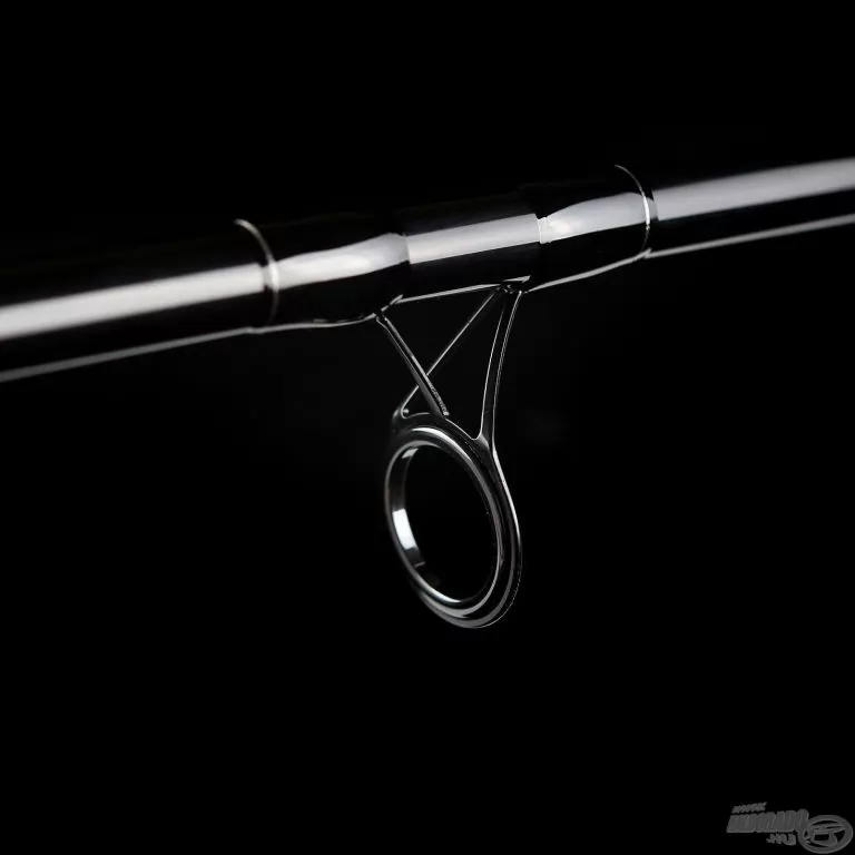 NEVIS Dynamic Carp Feeder 390H + Ajándék