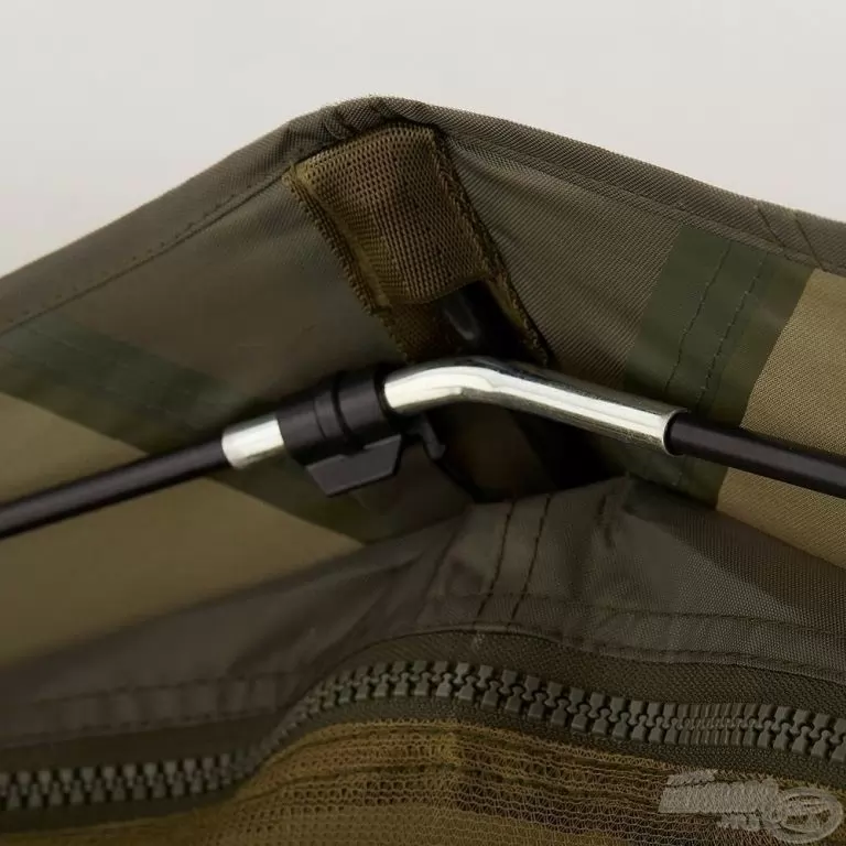 PROLOGIC Avenger 65 Brolly & Mozzy Front / 4